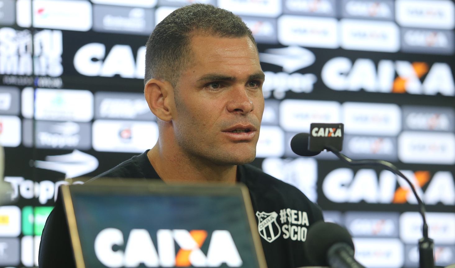 Wallace Pernambucano é apresentado à imprensa em Porangabuçu