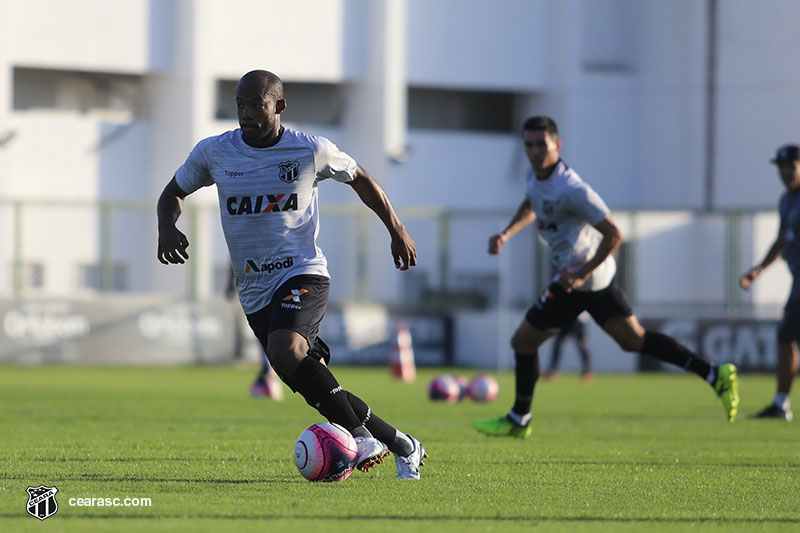 Ceará treina no Vovozão e finaliza preparação para confronto contra o Salgueiro